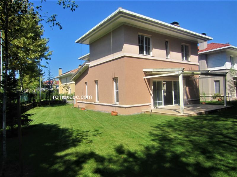 istanbul cekmekoy satilik villa 5192 re max abc