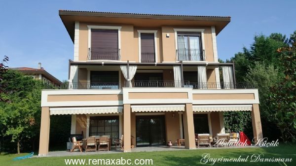 İSTANBUL ÇEKMEKÖY Satılık VİLLA MÜSTAKİL EV 1446 RE/MAX Abc
