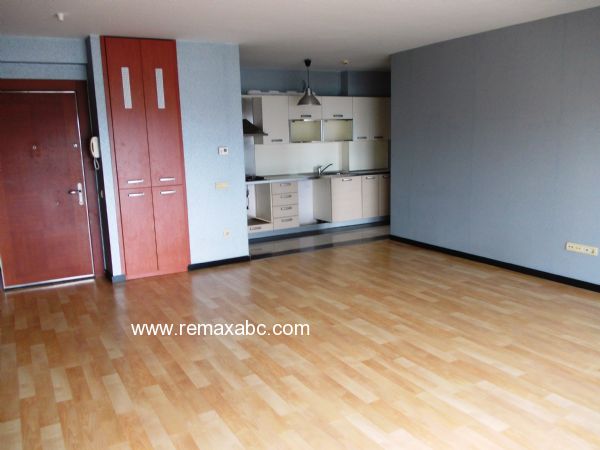 AĞAOĞLU MY TOWN'DA RE/MAX ABC'DEN SİTEDE TEK 1+1 SATILIK - 124367